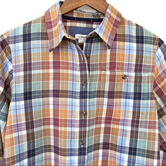 L.L. Bean plaid button down shirt in cotton & lyocell blend fabric, petite - Picture 4 of 9